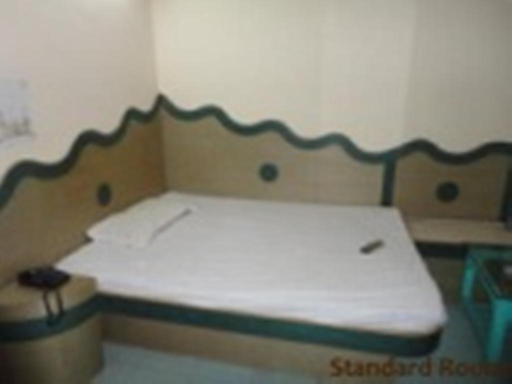 Hotel Hans International Нью-Дели Экстерьер фото