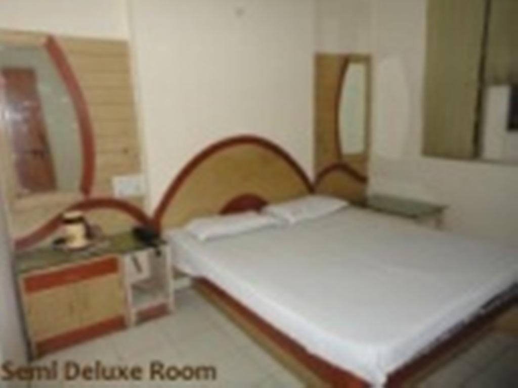 Hotel Hans International Нью-Дели Номер фото