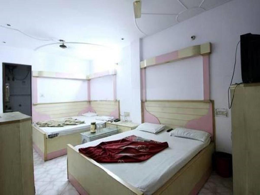 Hotel Hans International Нью-Дели Номер фото